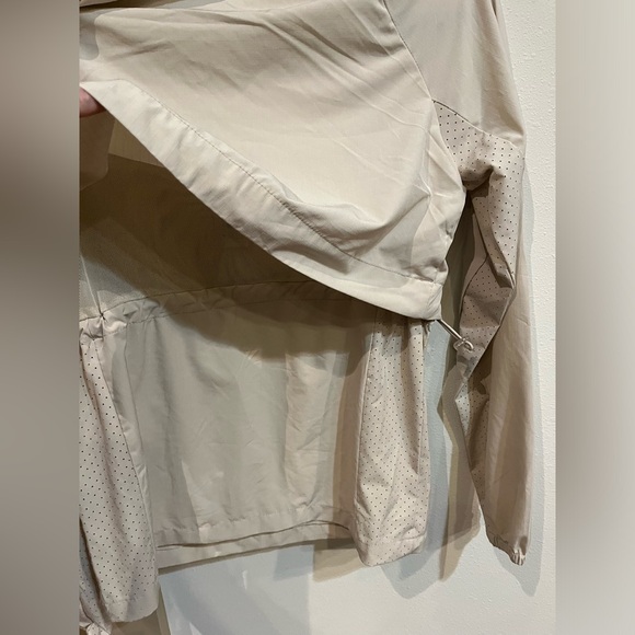 New balance wind breaker - Picture 5 of 5